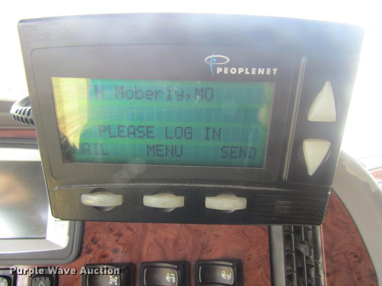 image for item DD8497 2008 Peterbilt 387 semi truck