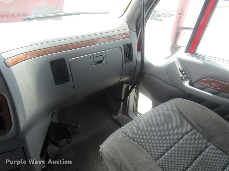 image for item DD8497 2008 Peterbilt 387 semi truck