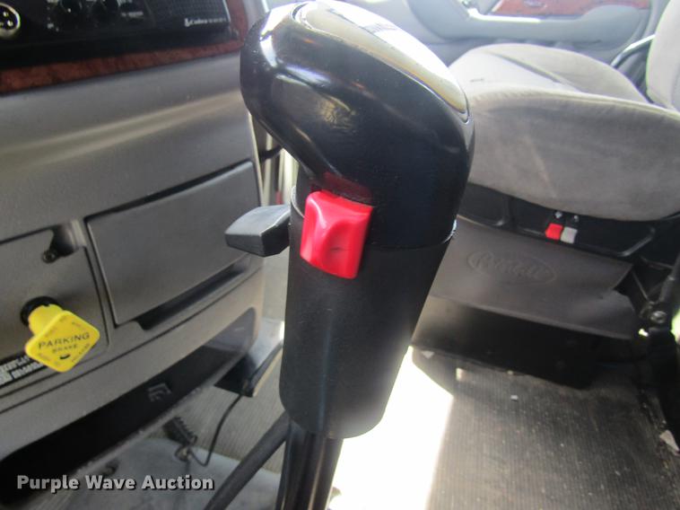 image for item DD8497 2008 Peterbilt 387 semi truck