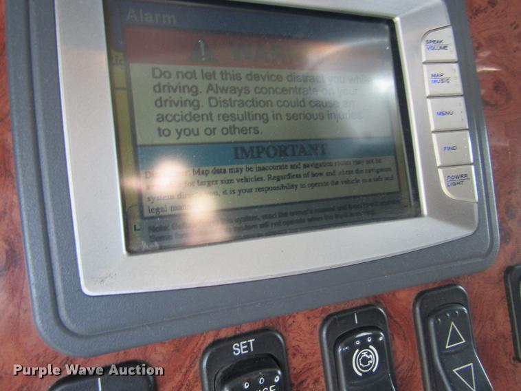 image for item DD8497 2008 Peterbilt 387 semi truck