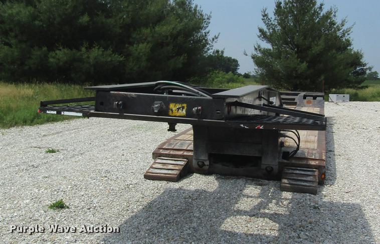 image for item DD8509 2002 Eager Beaver 50GSL lowboy equipment trailer