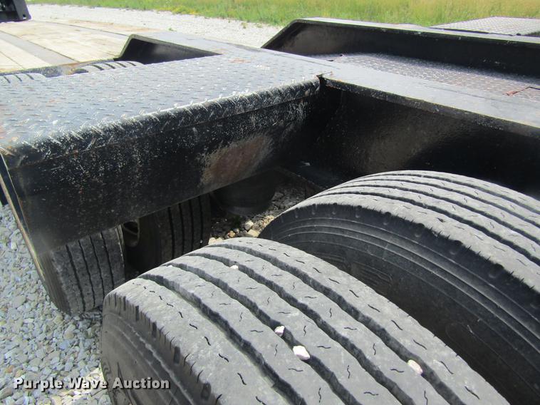 image for item DD8509 2002 Eager Beaver 50GSL lowboy equipment trailer