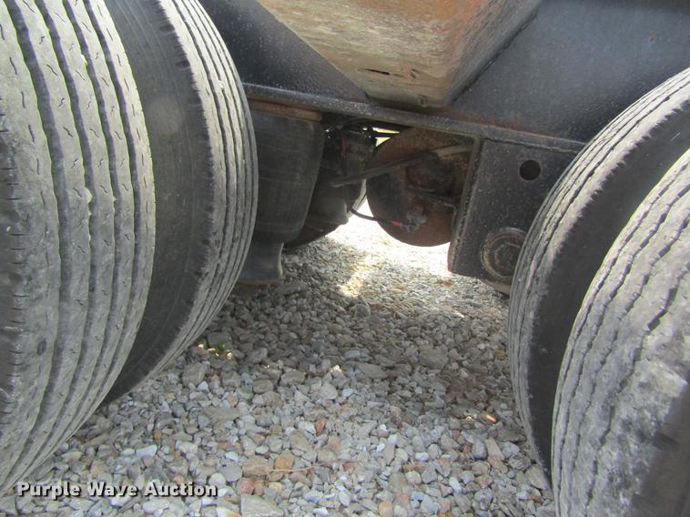 image for item DD8509 2002 Eager Beaver 50GSL lowboy equipment trailer