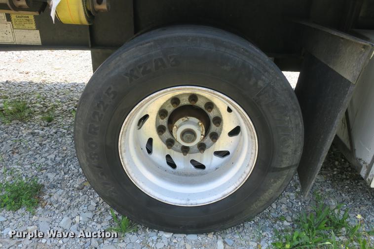 image for item DE3725 2004 Transcraft Eagle W2 flatbed trailer