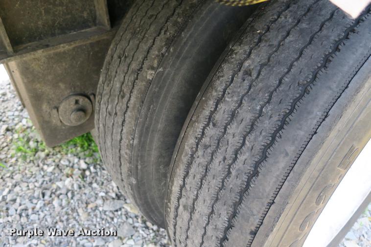 image for item DE3725 2004 Transcraft Eagle W2 flatbed trailer