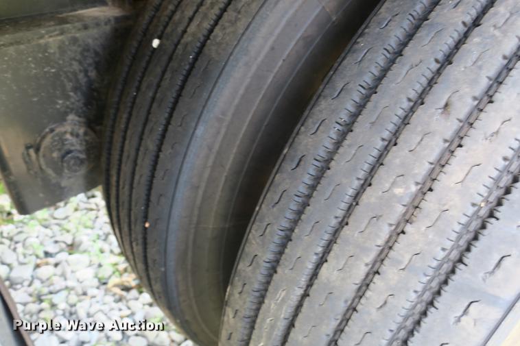 image for item DE3725 2004 Transcraft Eagle W2 flatbed trailer