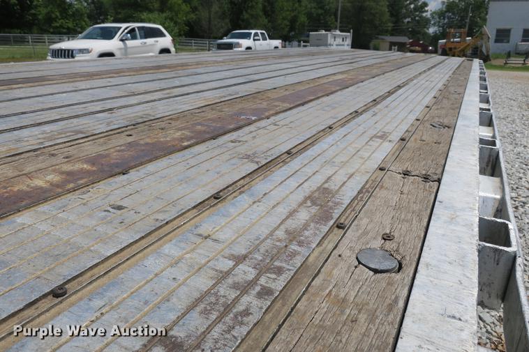 image for item DE3725 2004 Transcraft Eagle W2 flatbed trailer