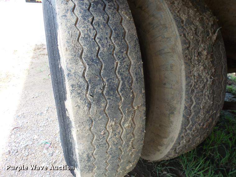 image for item EI9817 1975 Copco ES-DF12FRP dry van trailer