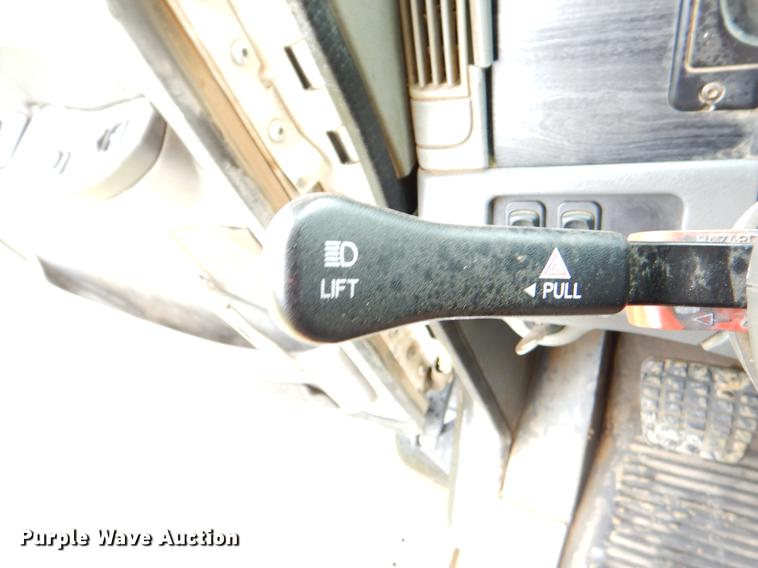 image for item EK9500 2006 Freightliner Columbia 120 semi truck