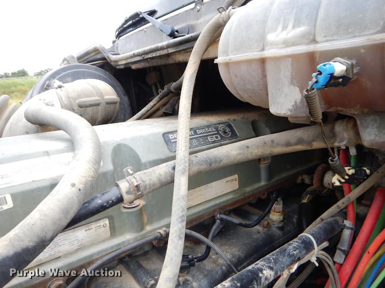 image for item EK9500 2006 Freightliner Columbia 120 semi truck