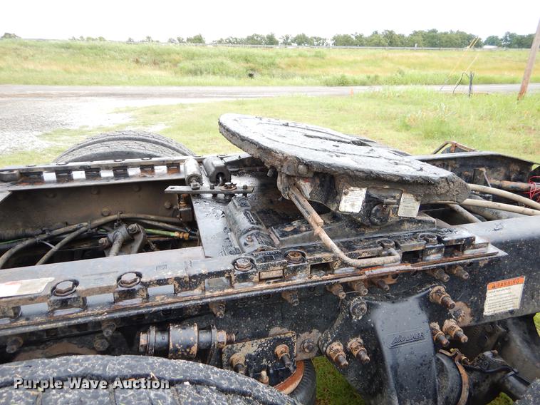 image for item EK9500 2006 Freightliner Columbia 120 semi truck