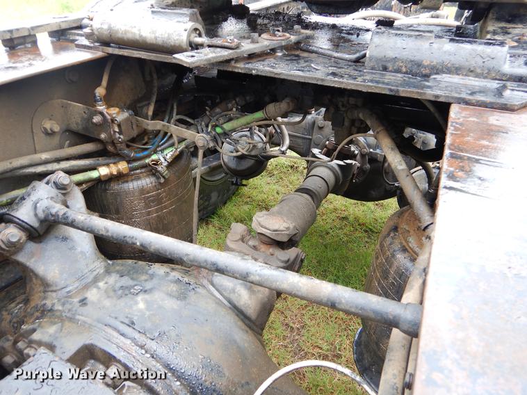 image for item EK9500 2006 Freightliner Columbia 120 semi truck