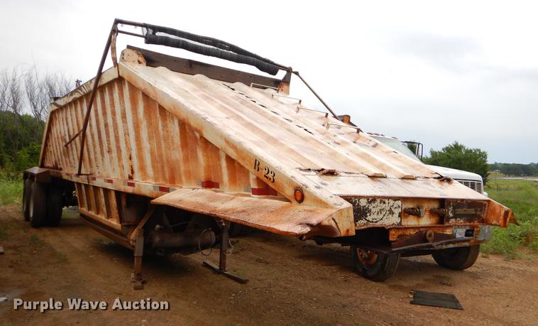 image for item EK9510 1993 CPS bottom dump trailer