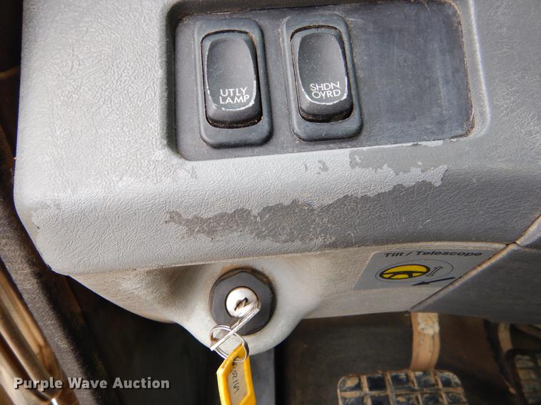 image for item EK9512 2006 Freightliner Columbia 120 semi truck