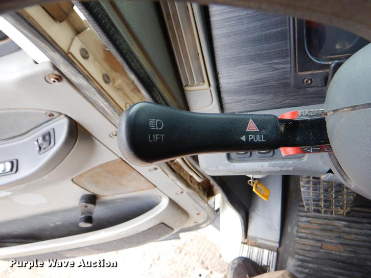 image for item EK9512 2006 Freightliner Columbia 120 semi truck