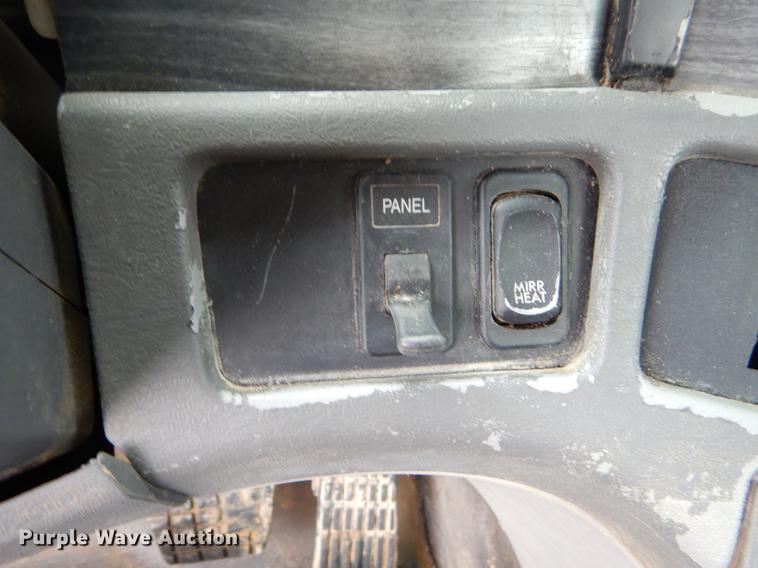 image for item EK9512 2006 Freightliner Columbia 120 semi truck