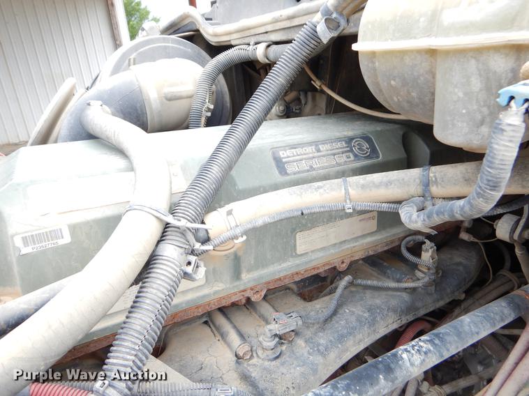 image for item EK9512 2006 Freightliner Columbia 120 semi truck