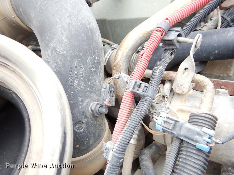 image for item EK9512 2006 Freightliner Columbia 120 semi truck