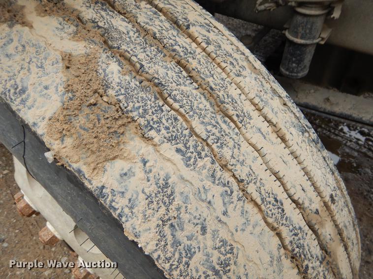 image for item EK9512 2006 Freightliner Columbia 120 semi truck