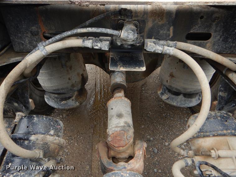 image for item EK9512 2006 Freightliner Columbia 120 semi truck