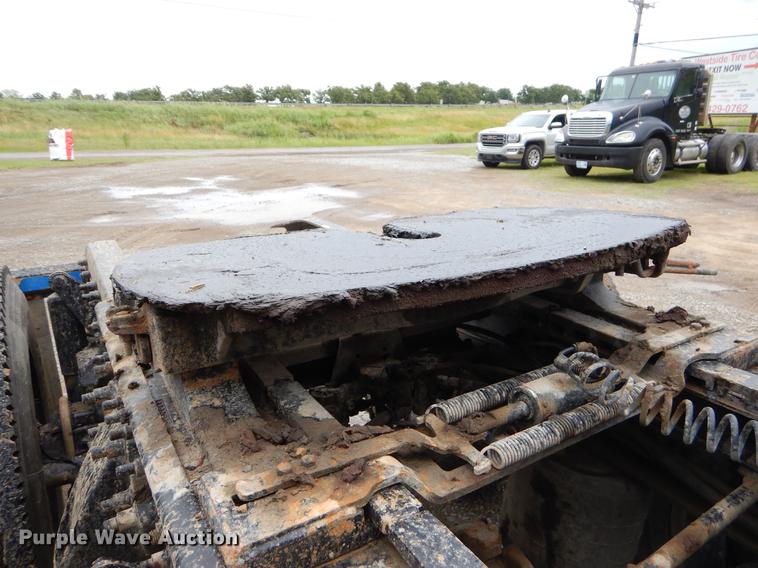 image for item EK9512 2006 Freightliner Columbia 120 semi truck