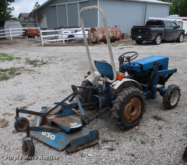 image for item AT9235 Ford F1100 tractor