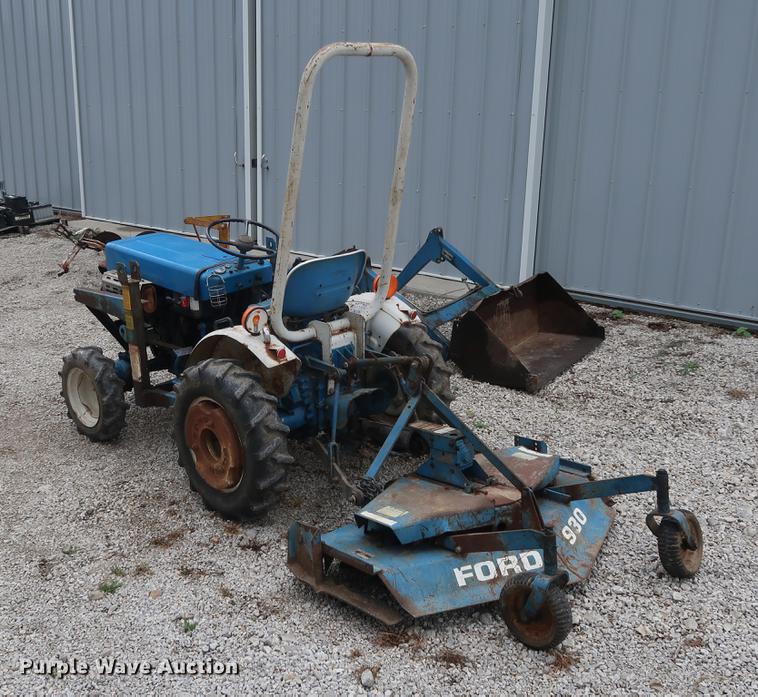 image for item AT9235 Ford F1100 tractor