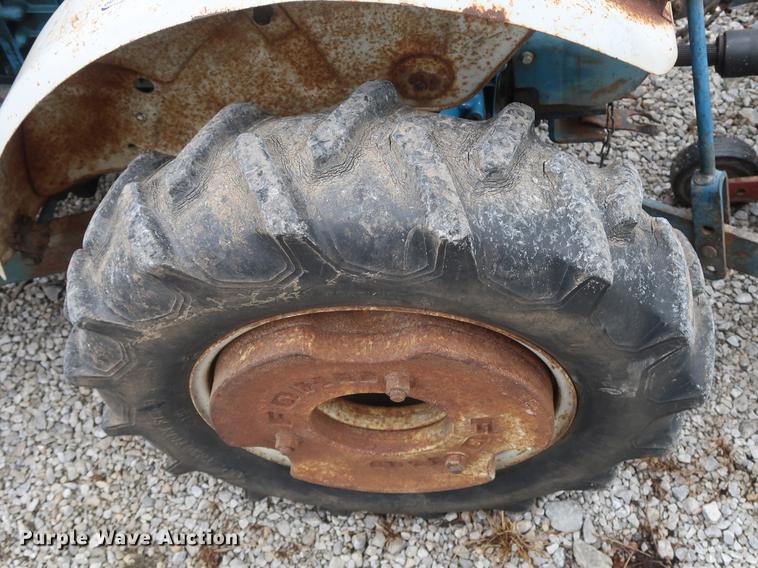 image for item AT9235 Ford F1100 tractor