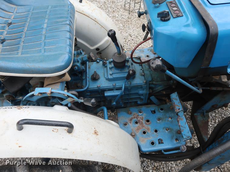image for item AT9235 Ford F1100 tractor