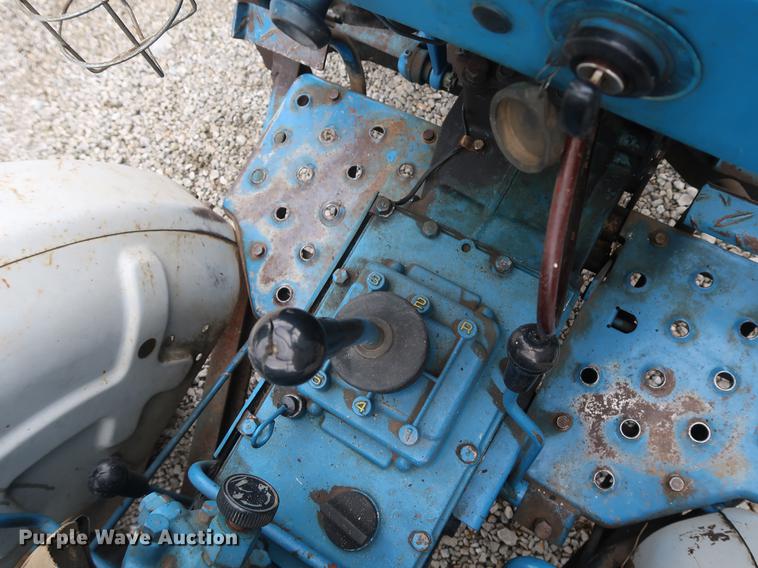 image for item AT9235 Ford F1100 tractor