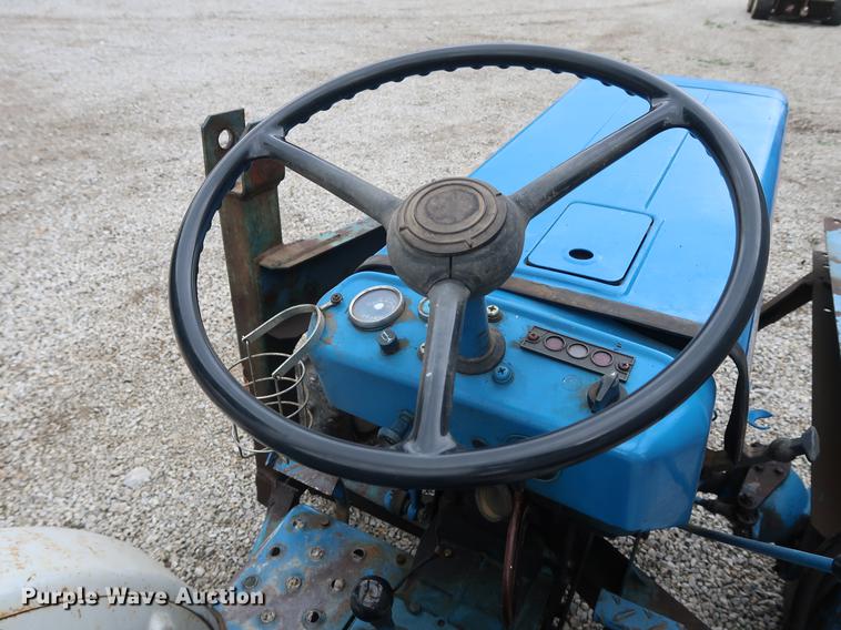 image for item AT9235 Ford F1100 tractor