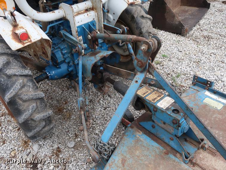 image for item AT9235 Ford F1100 tractor