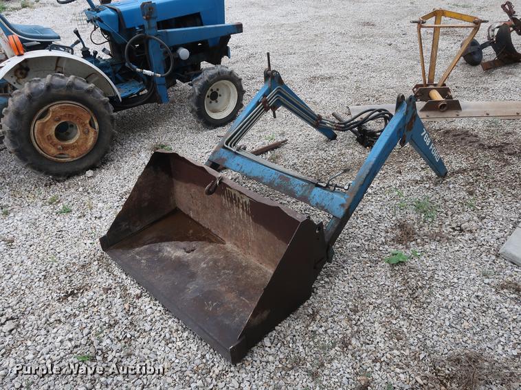 image for item AT9235 Ford F1100 tractor