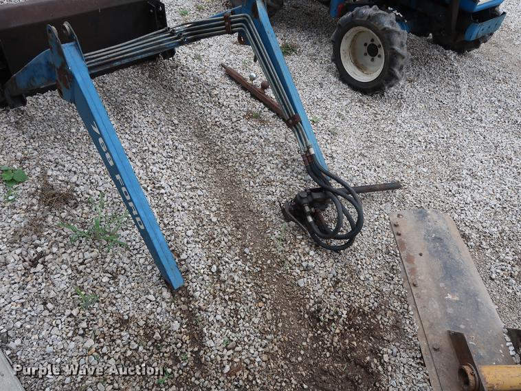 image for item AT9235 Ford F1100 tractor