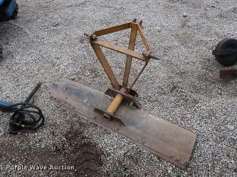 image for item AT9235 Ford F1100 tractor