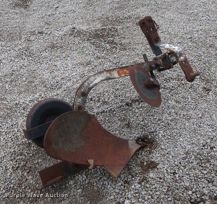 image for item AT9235 Ford F1100 tractor