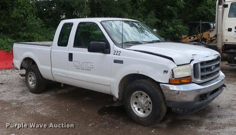 image for item AX9016 2001 Ford F250 Super Duty SuperCab pickup truck