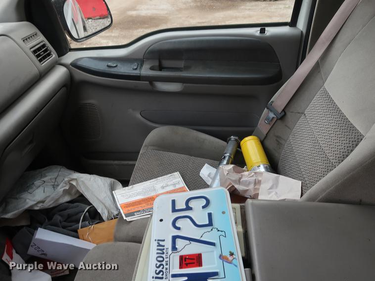 image for item AX9016 2001 Ford F250 Super Duty SuperCab pickup truck