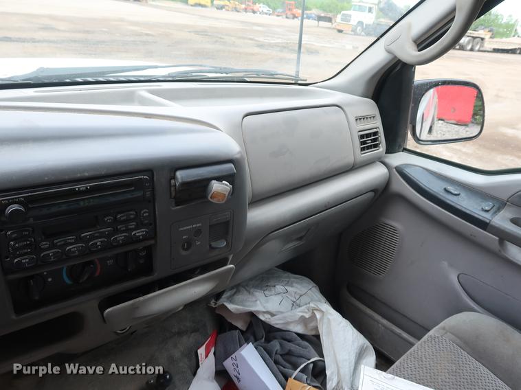 image for item AX9016 2001 Ford F250 Super Duty SuperCab pickup truck