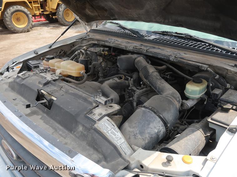 image for item AX9016 2001 Ford F250 Super Duty SuperCab pickup truck