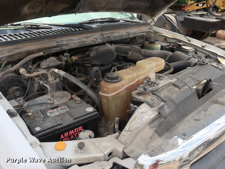 image for item AX9016 2001 Ford F250 Super Duty SuperCab pickup truck