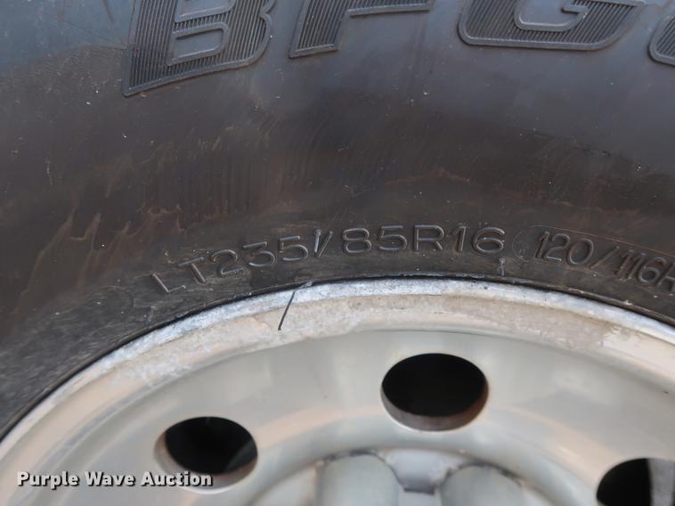 image for item AX9016 2001 Ford F250 Super Duty SuperCab pickup truck