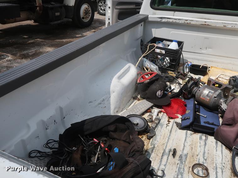 image for item AX9016 2001 Ford F250 Super Duty SuperCab pickup truck