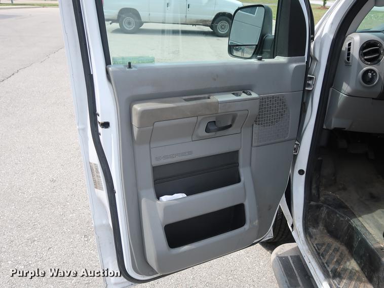 image for item AX9020 2012 Ford E250 van