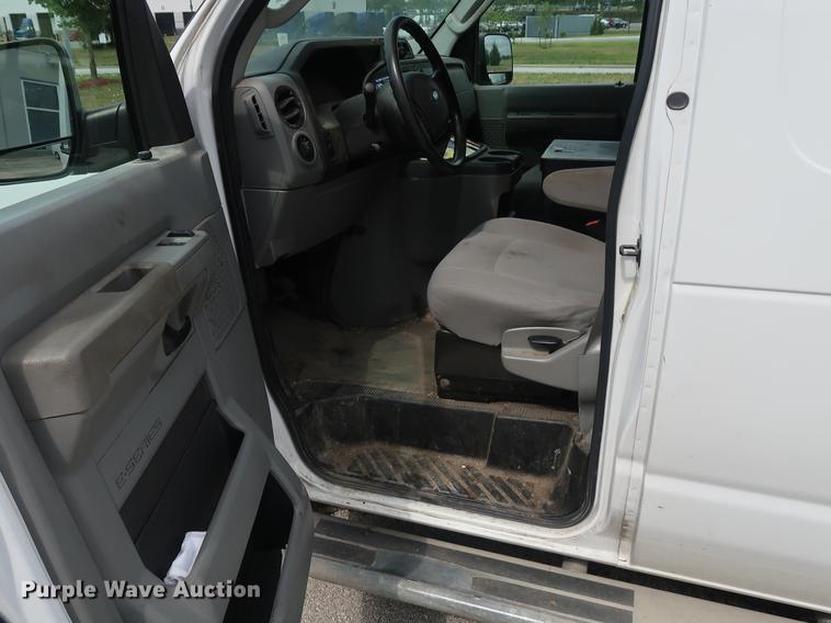 image for item AX9020 2012 Ford E250 van