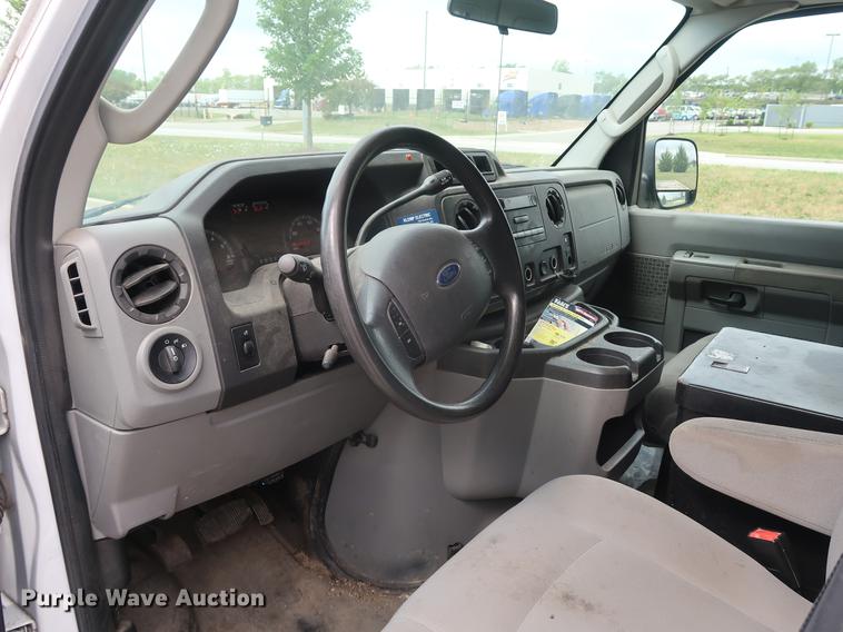 image for item AX9020 2012 Ford E250 van