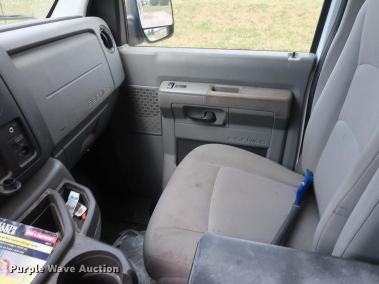 image for item AX9020 2012 Ford E250 van