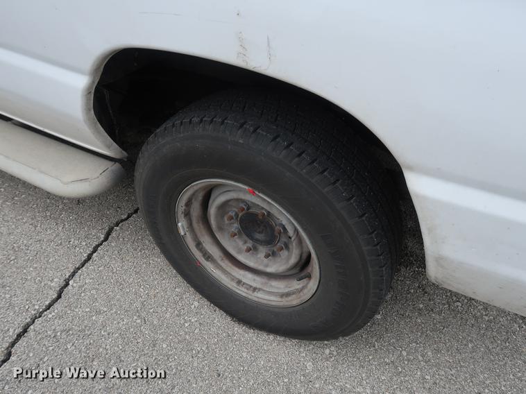 image for item AX9020 2012 Ford E250 van