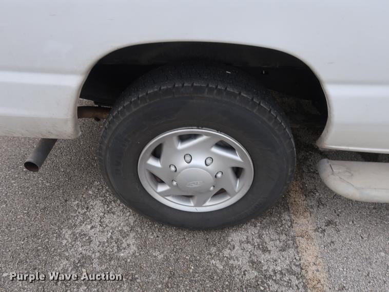 image for item AX9020 2012 Ford E250 van