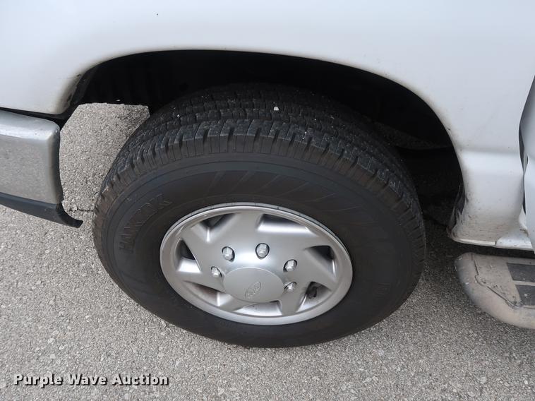 image for item AX9020 2012 Ford E250 van